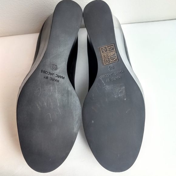 Marc by Marc Jacobs Patent Leather Black Wedge Heel Dressy Professional Pumps - Picture 6 of 9